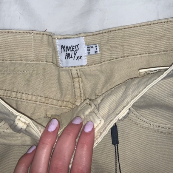 Princess Polly shorts - Picture 3 of 3